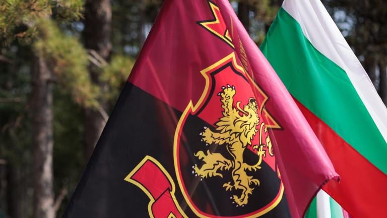 How can Radev work with this garbage? I had low expectations, but this is already a joke