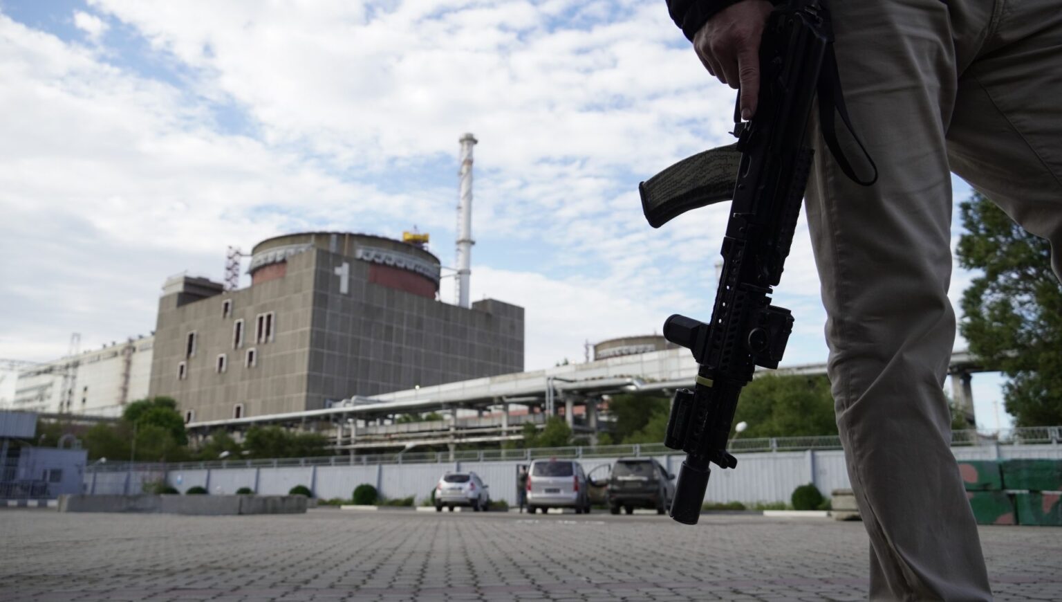 Nuclear Energy in Times of War: Militarisation and the Protection of Nuclear Power Plants Nuclear Energy in Times of War: Militarisation and the Protection of Nuclear Power Plants