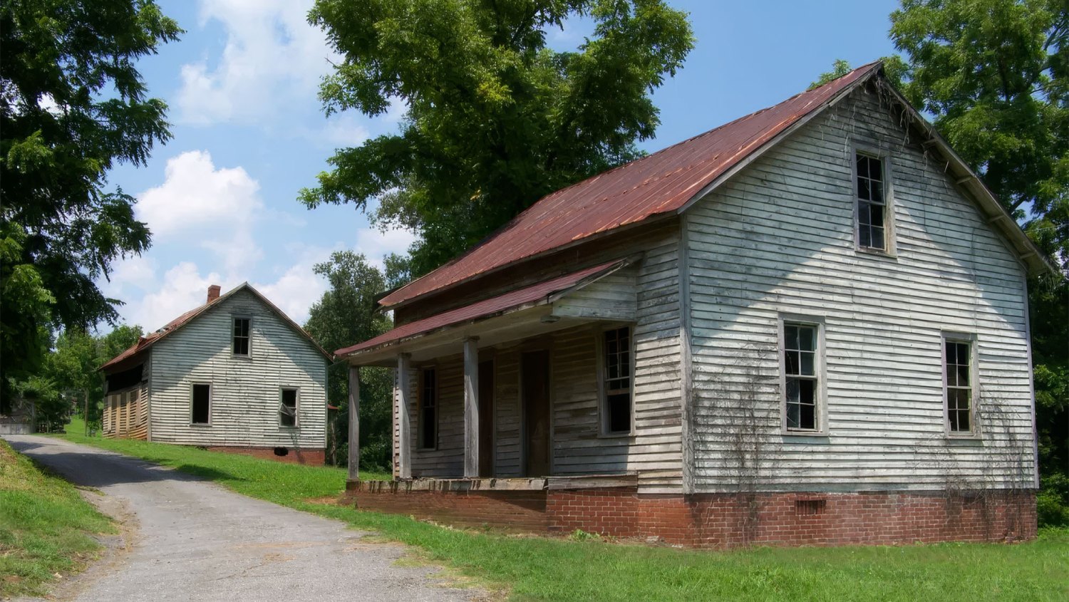 The Hunger Games Filming Location. Henry River Mill Village-North Carolina