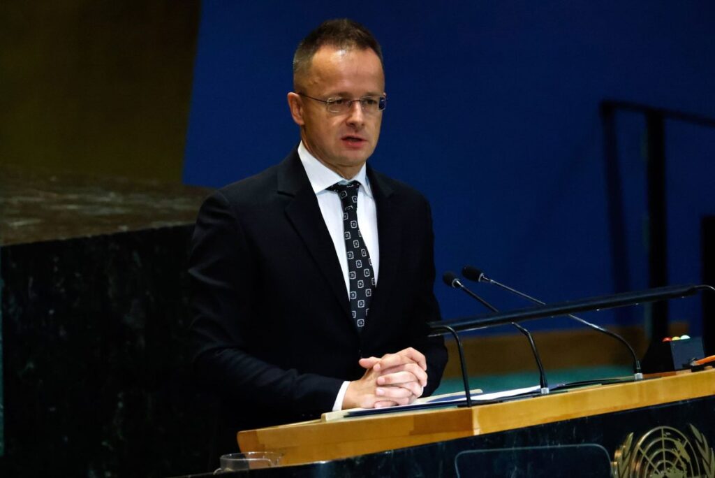 Hungarian foreign minister admits talking to Russia during EU meetings