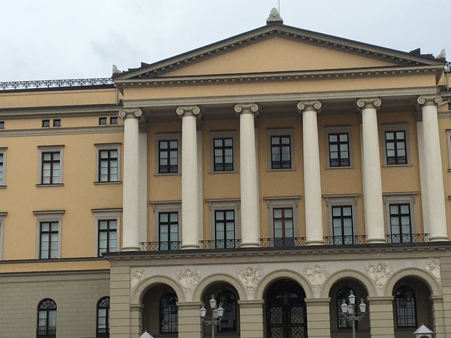 Extraordinary meeting at the Palace