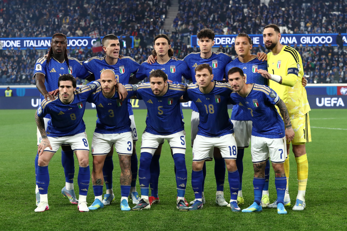 BERGAMO, ITALY - MARCH 26: Players of Italy pose for a team photograph prior to the FIFA World Cup 2026 European Qualifiers KO play-offs match between Italy and Northern Ireland at Stadio di Bergamo on March 26, 2026 in Bergamo, Italy. (Photo by Marco Luzzani/Getty Images)