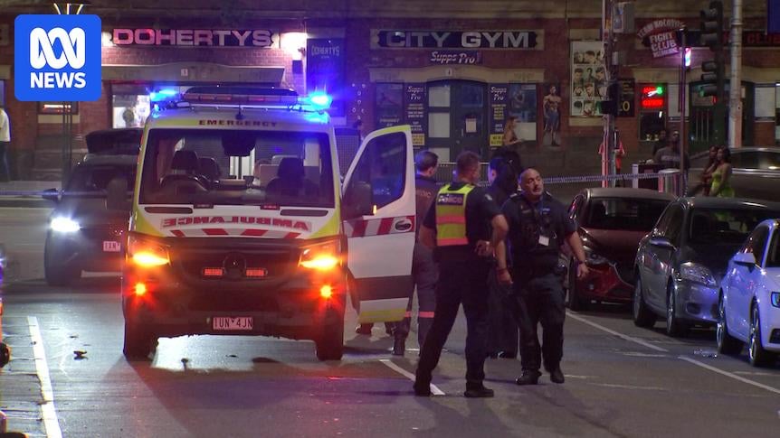 Two injured in alleged machete attack in Melbourne CBD, days after fatal stabbing in city's north