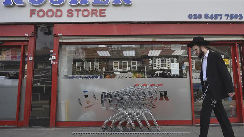 'Go back to Qatar': Jewish Londoners chase Al Jazeera out of neighbourhood