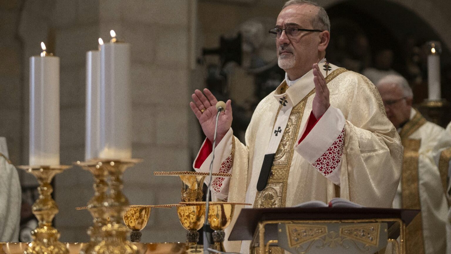 Israeli police prevent Latin Patriarch of Jerusalem from celebrating Palm Sunday mass 'for the first time in centuries'