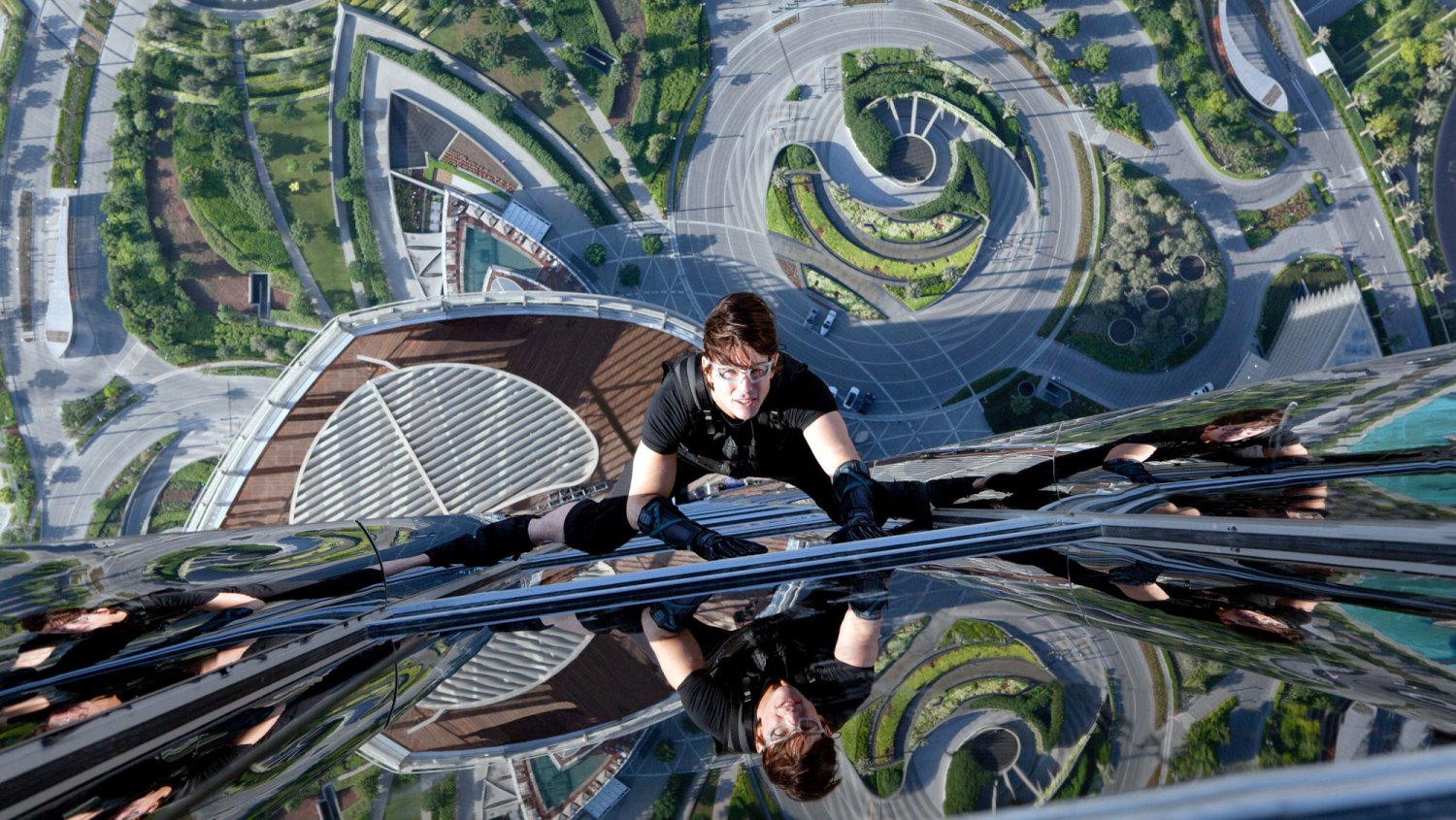 MISSION IMPOSSIBLE - GHOST PROTOCOL, Tom Cruise, 2011, Burj Khalifa, Dubai UAE