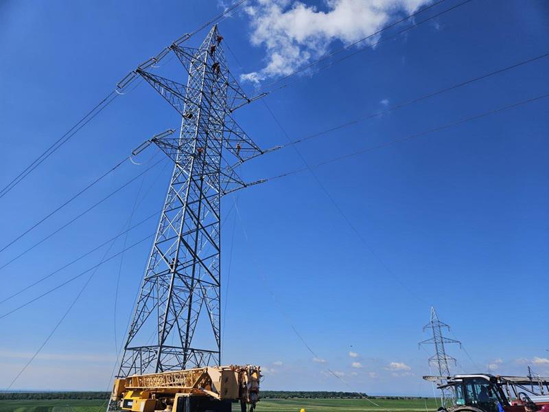 Why we have the most expensive electricity in the EU: how Stâlpu commune became the capital of the "smart guys" in energy investments. Transelectrica receives 3 times less energy than it has capacity