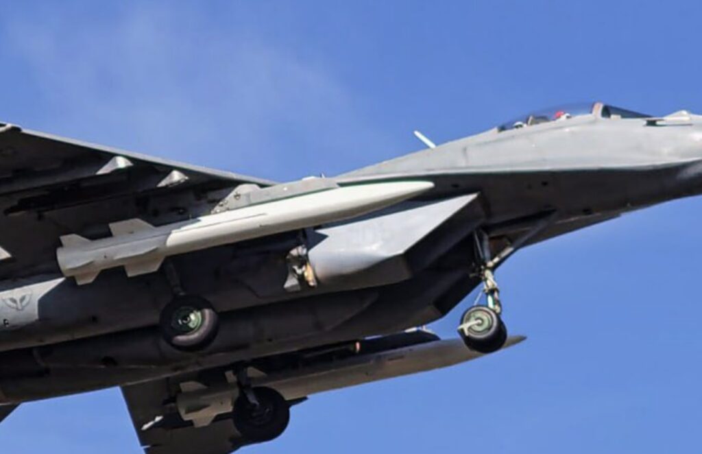 Serbian Air Force MiG-29 fighter jet equipped with Chinese CM-400AKG missiles. 2026. Photo credits: @Lukai1861