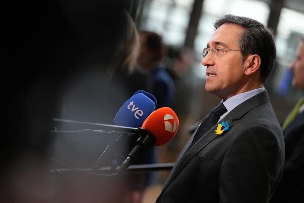 Spain's government denies cooperating with US operations in Mideast, contradicting White House
