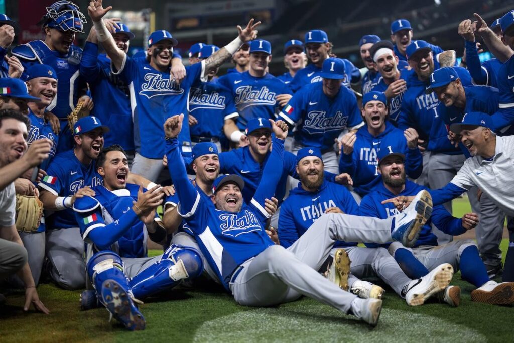 Baseball's Italy beat Mexico and is in the quarter-finals of the World Cup