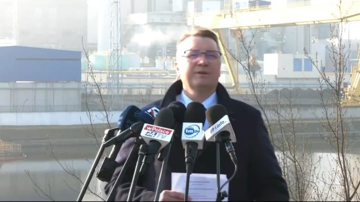Minister Czarnek says about photovoltaics that he will "dismantle this crap" as soon as he is paid off and "exceeds the project's durability period."