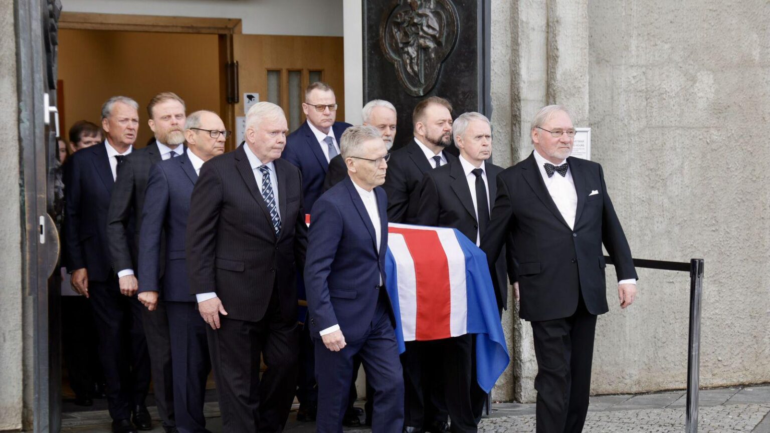 David’s funeral, what do you think? David's funeral, what do you think?