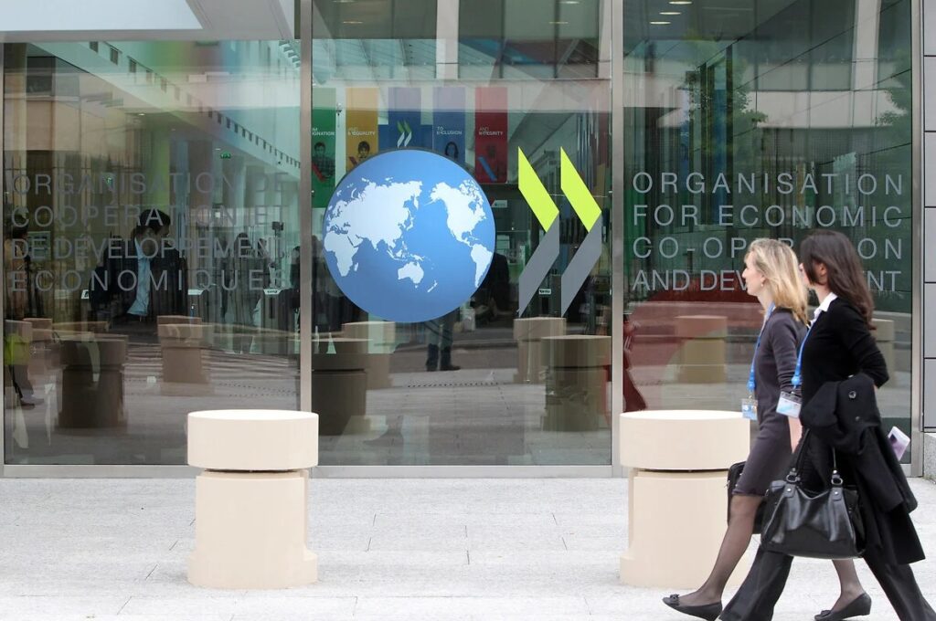 Ensuring fiscal sustainability, improving competitiveness, and boosting employment are essential for Romania