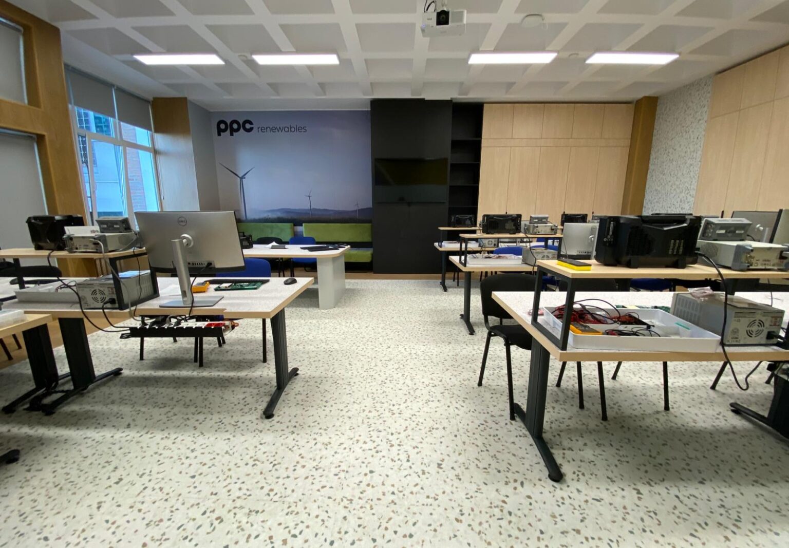 PPC Renewables Romania has equipped an IoT applications laboratory of the Faculty of Automation and Computers at the Polytechnic University of Bucharest