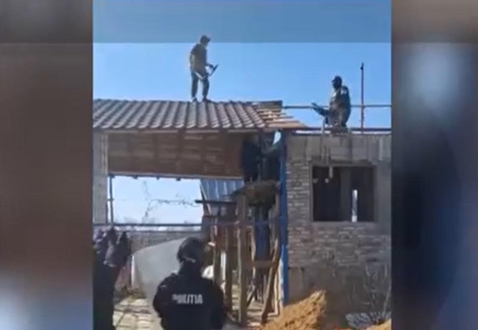 Man from Argeş, shot by masked men after trying to stab an SAS fighter with a sword