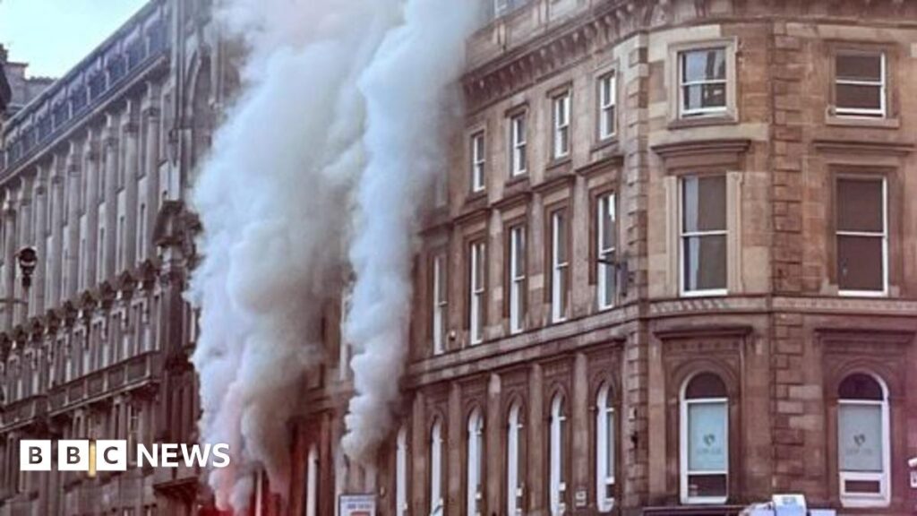 Major distruption at Glasgow Central Station after vape shop fire