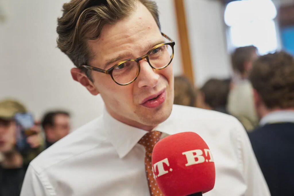 Candidate is excluded by the Liberal Alliance after criticism from Alex Vanoplagh
