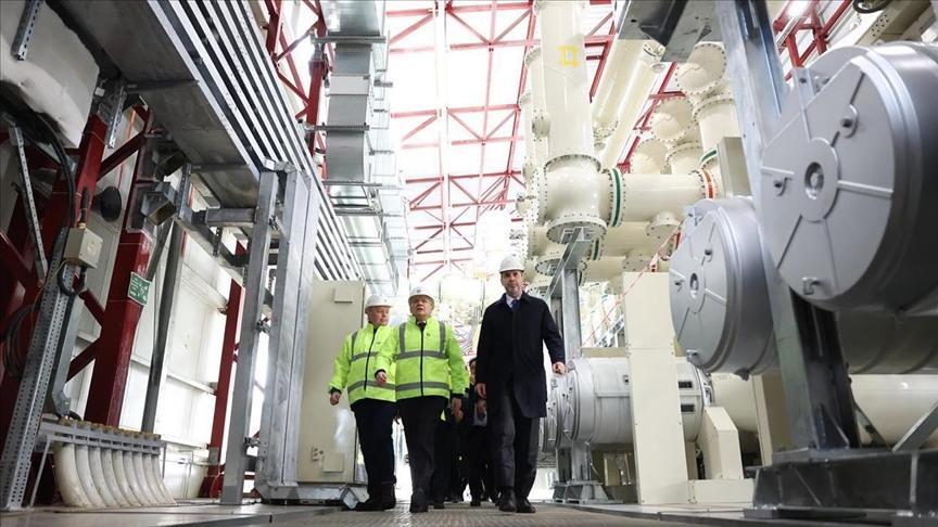 US-Israeli strike near Iranian nuclear plant sparks alarm
