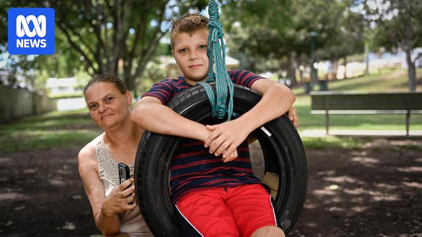 Children reported to Queensland Health over 'unlicensed' cupcake stand