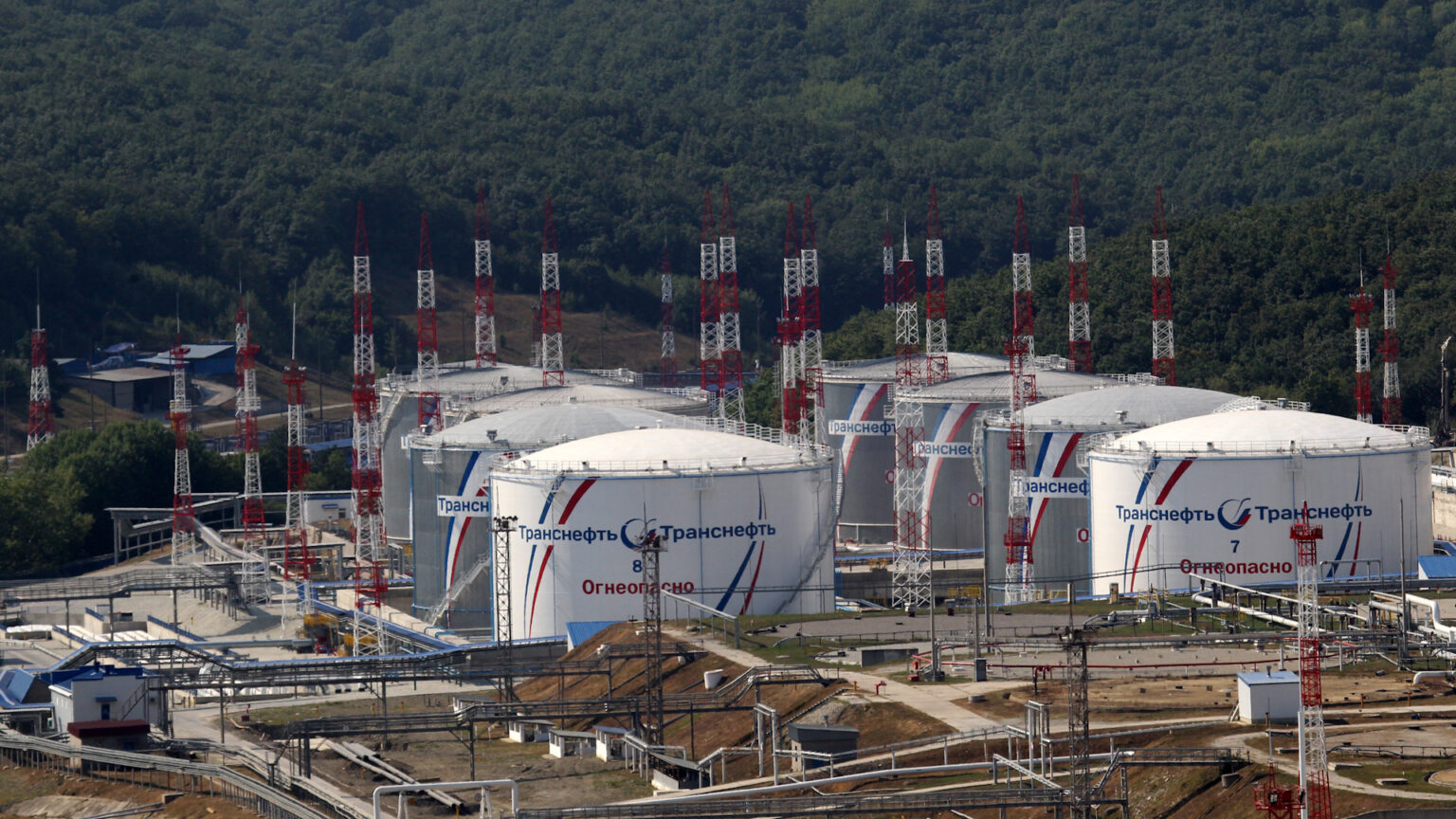 Sheskharis trans shipment Oil Terminal