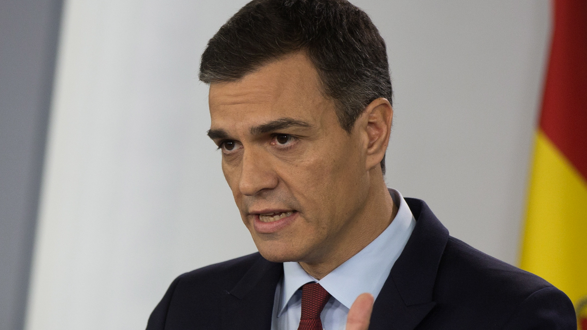 Click to play video: '‘No to the war’: Spain’s Sanchez pushes back on U.S., Israel attack on Iran'