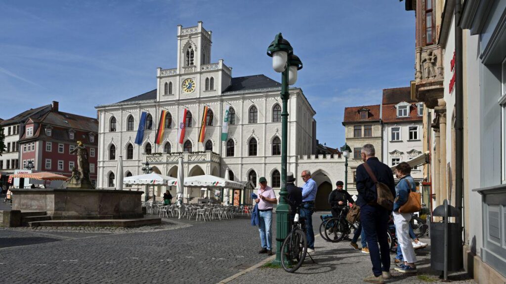 Weimar cuts funds for citizens' alliance against right-wing