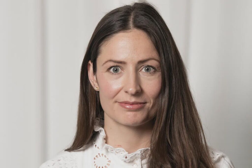 Myth: women love dominant men in bed