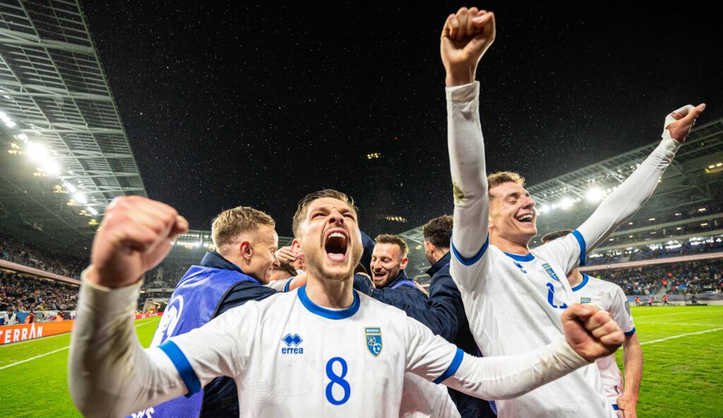 Do you know who Kosovo will be in the group with in the 2026 World Cup, if it defeats Turkey?