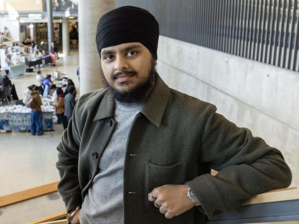 Recruiters offering $10,000 to students to carry out extortion crimes, Surrey community leader says