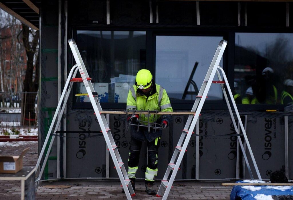 ZZS to cut a hole in the wallets of employees