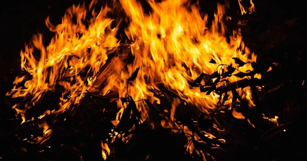 Japanese man drives truck that’s on fire directly to fire station, drops flaming potatoes[Videos]