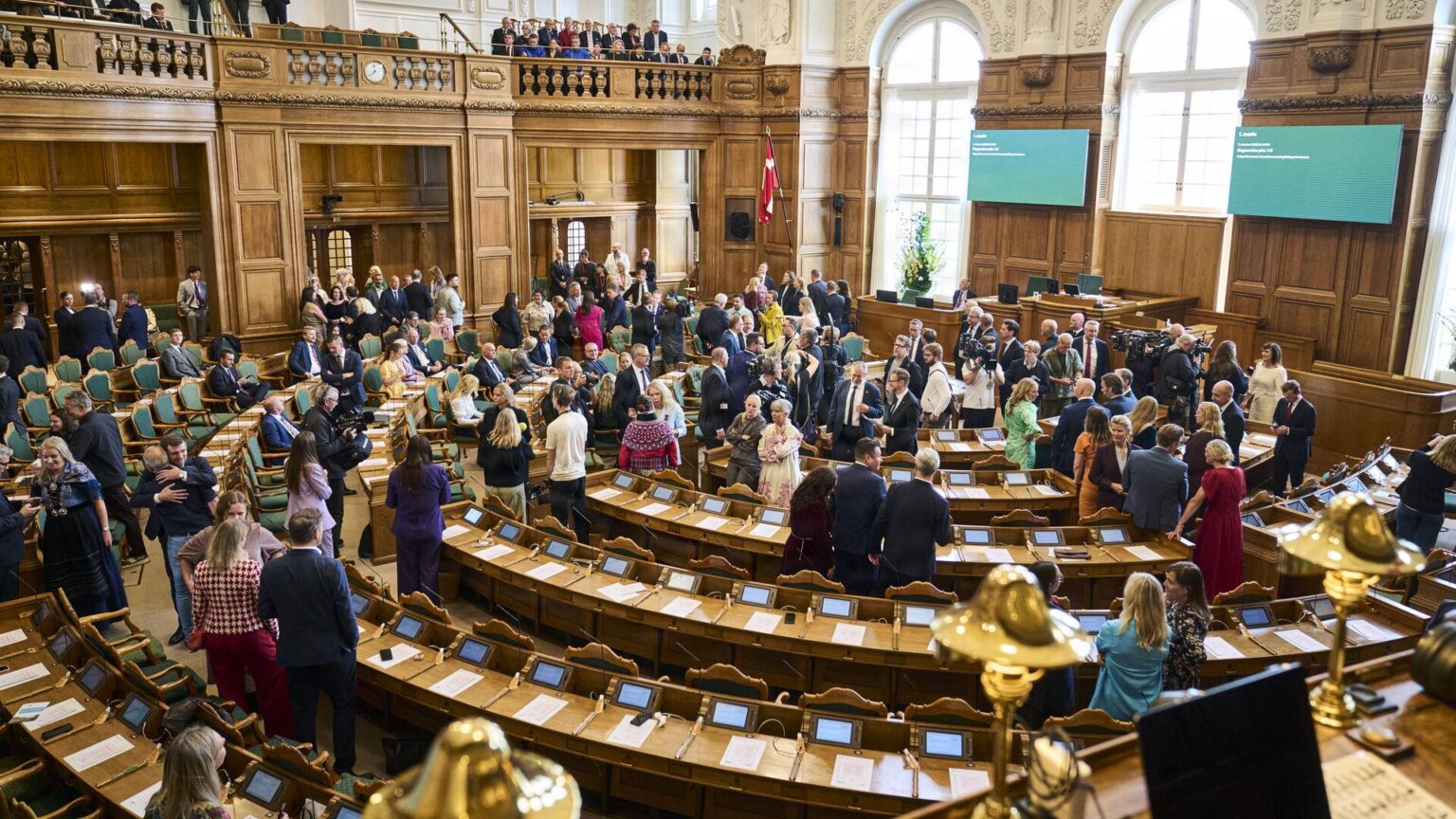 Golden handshake for parliamentary politicians