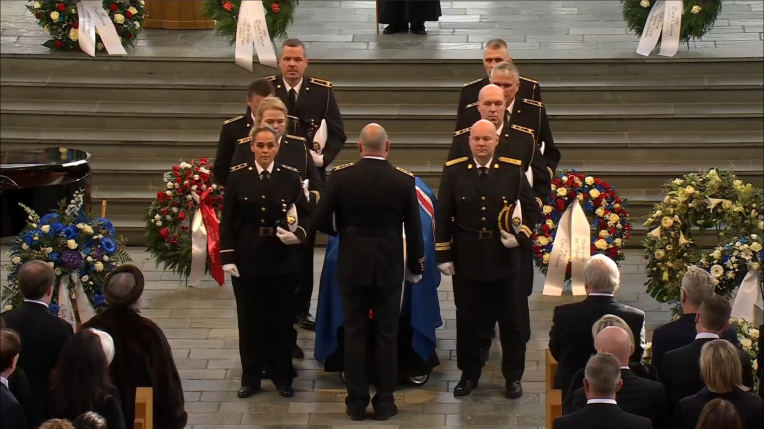 Davíð Oddsson's coffin carried out of Hallgrímskirkja