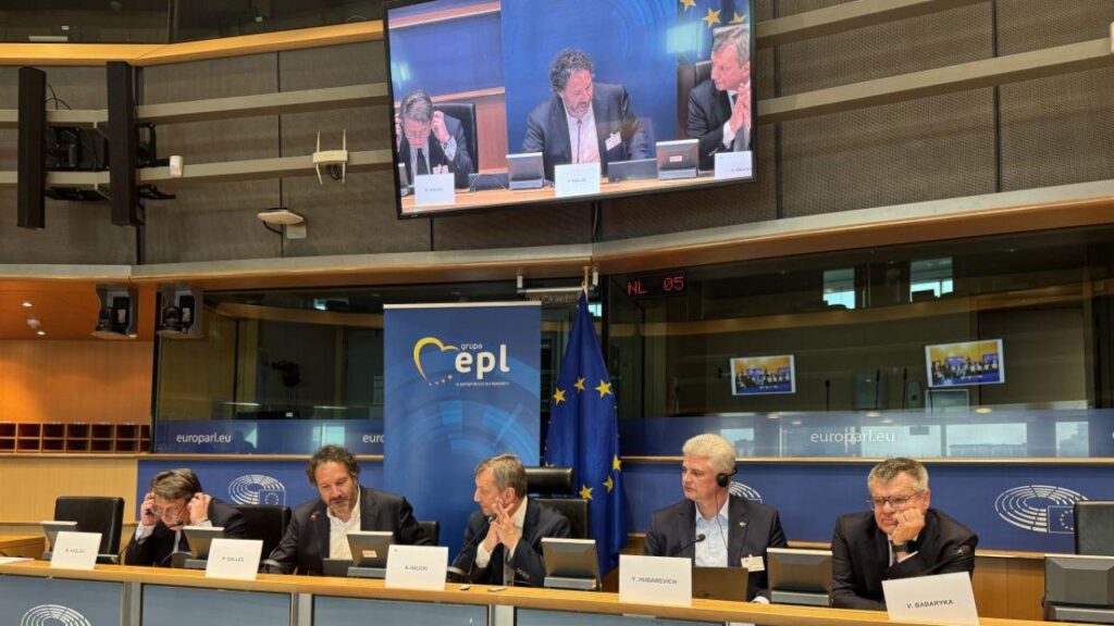 Kazlou reminds the EU: Russia could take Belarus as a “consolation prize” for defeat in Ukraine