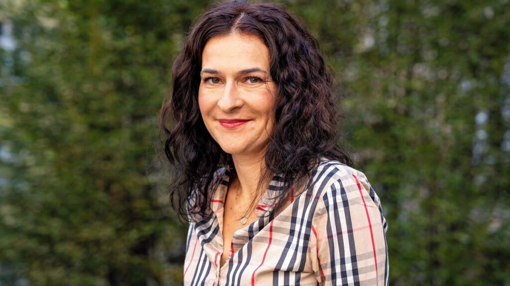 Šichtařová gave up her parliamentary mandate. It certainly wasn't because he found himself promoting his business during working hours and employing his partner as his assistant