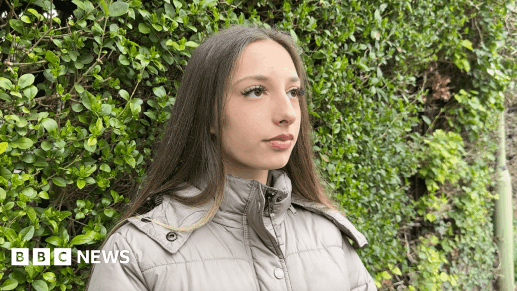 Teenagers say weekend and Saturday jobs are 'impossible' to find