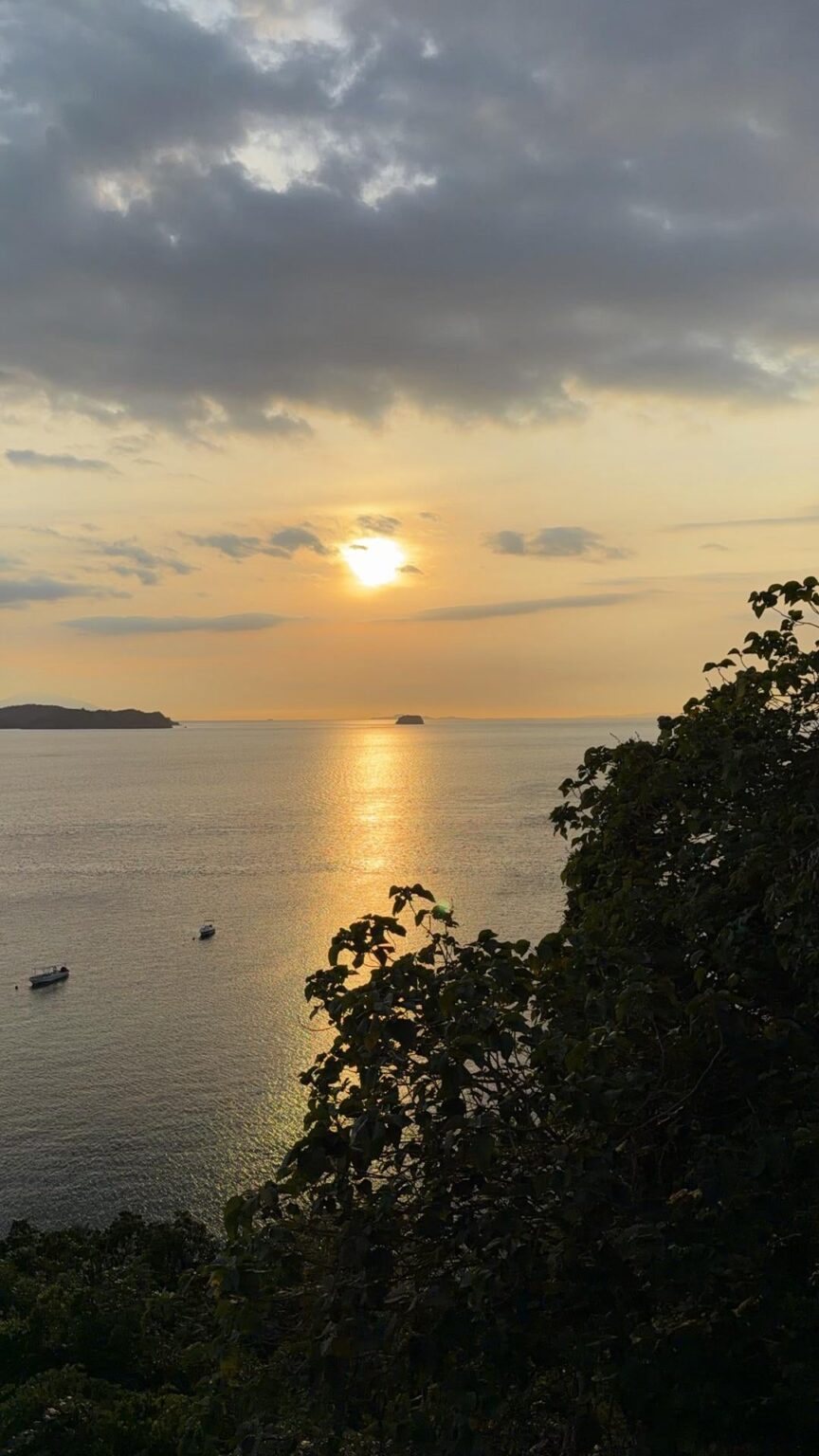 Ladies and gentlemen, it is with great honor I present to you sunset in the Philippines…