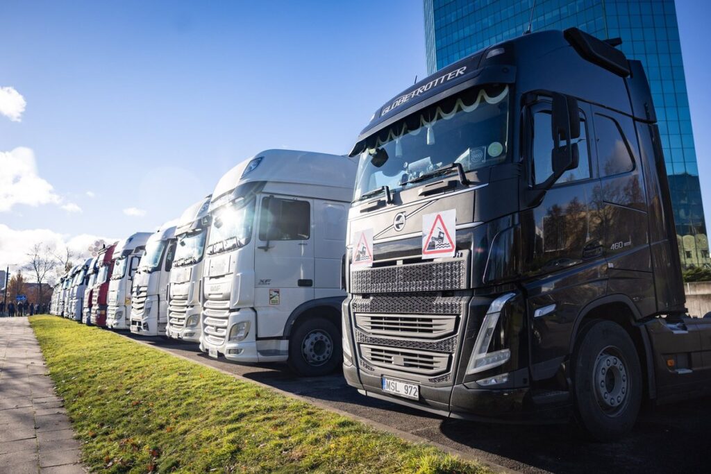 153 Lithuanian trucks held by Belarus return to Lithuania 153 Lithuanian trucks held by Belarus return to Lithuania