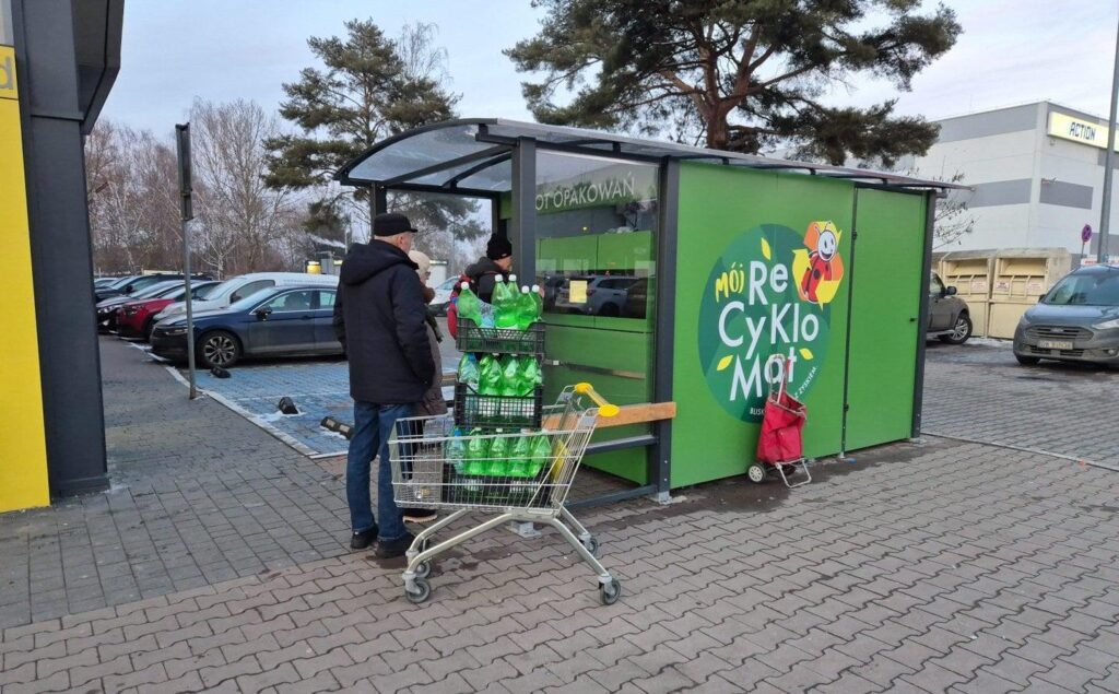 Poll: More than half of Poles evaluate the deposit system negatively [Rzeczpospolita]