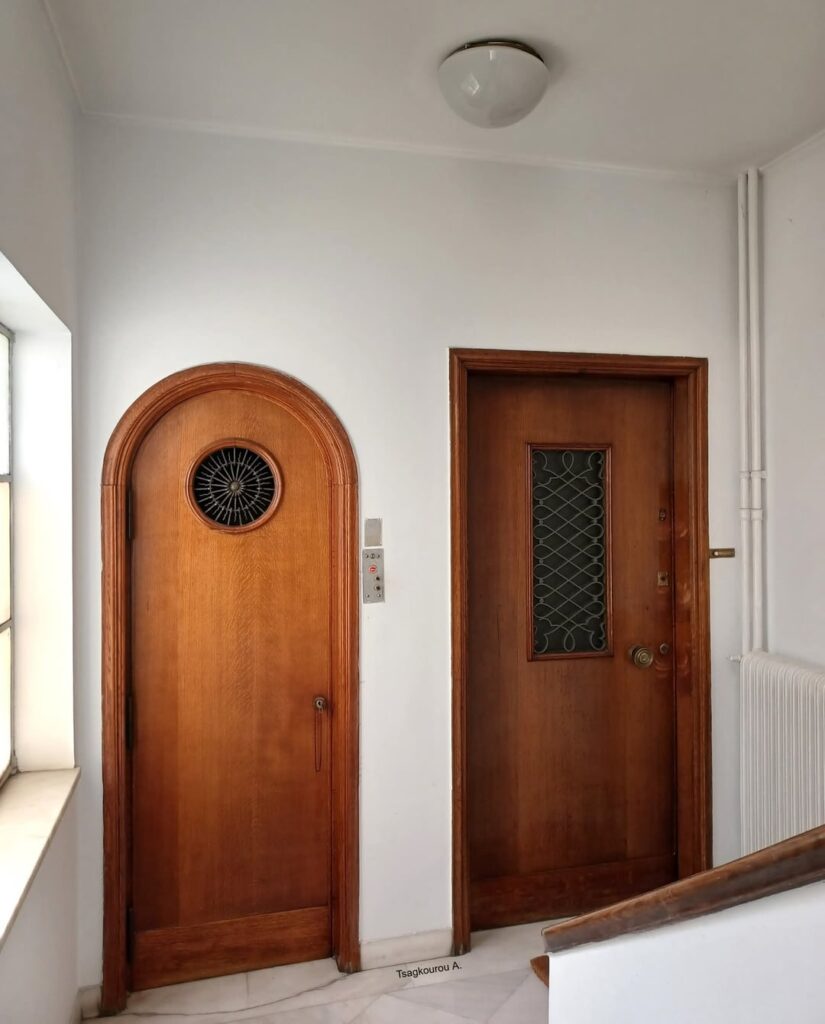 Athenian elevator of 1949