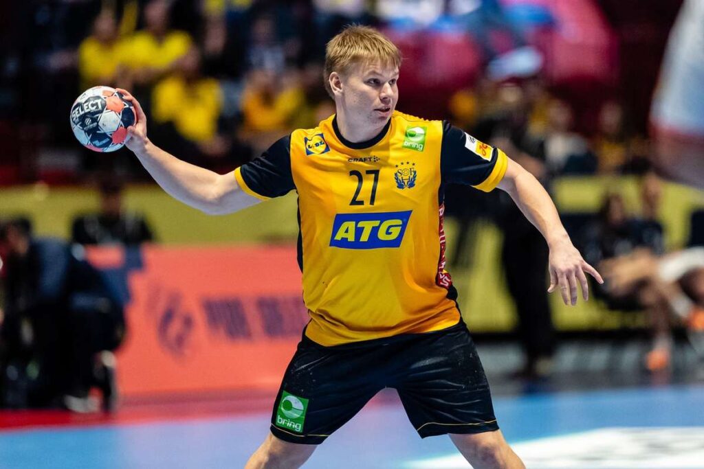 Sweden beat Iceland 35-33 in their first match since disappointing European Championship Sweden beat Iceland 35-33 in their first match since disappointing European Championship