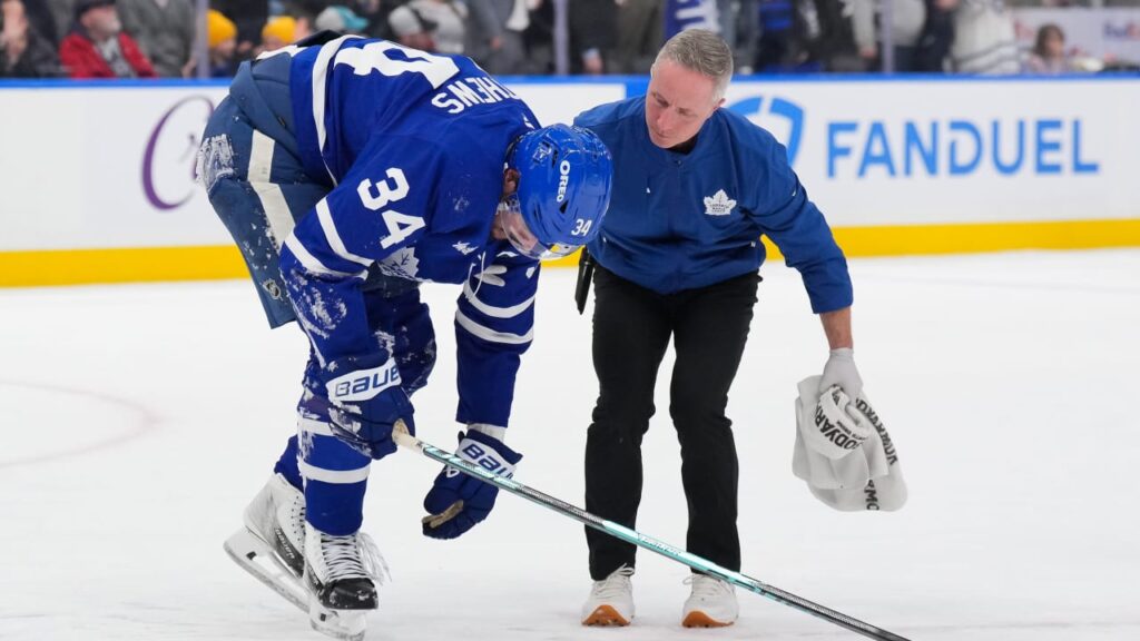 Matthews out for season for Maple Leafs with grade 3 MCL tear