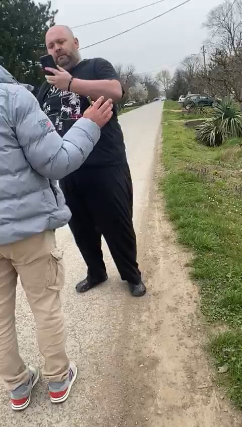 Attack on students during the "door to door" action in Crvenka by Ćaci