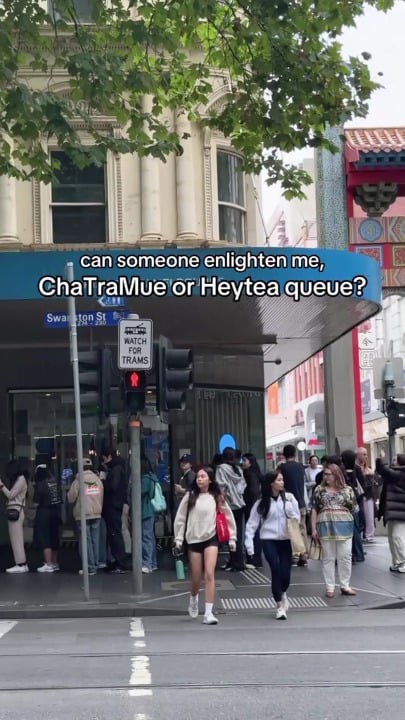 Queues for milk tea yesterday and today