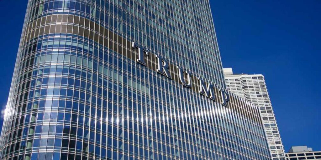 Flies and rodents plague Trump's hotels and clubs: report