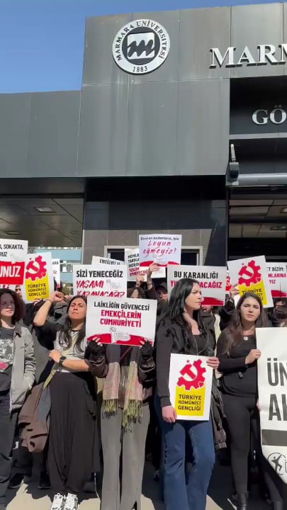 Marmara Univ. students protested with the slogan "We do not want reactionary academics in our university"
