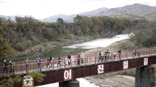 Visitors walk along a section of the DMZ Peace Trail in Cheorwon County in Gangwon Province. Courtesy of Cheorwon County Office