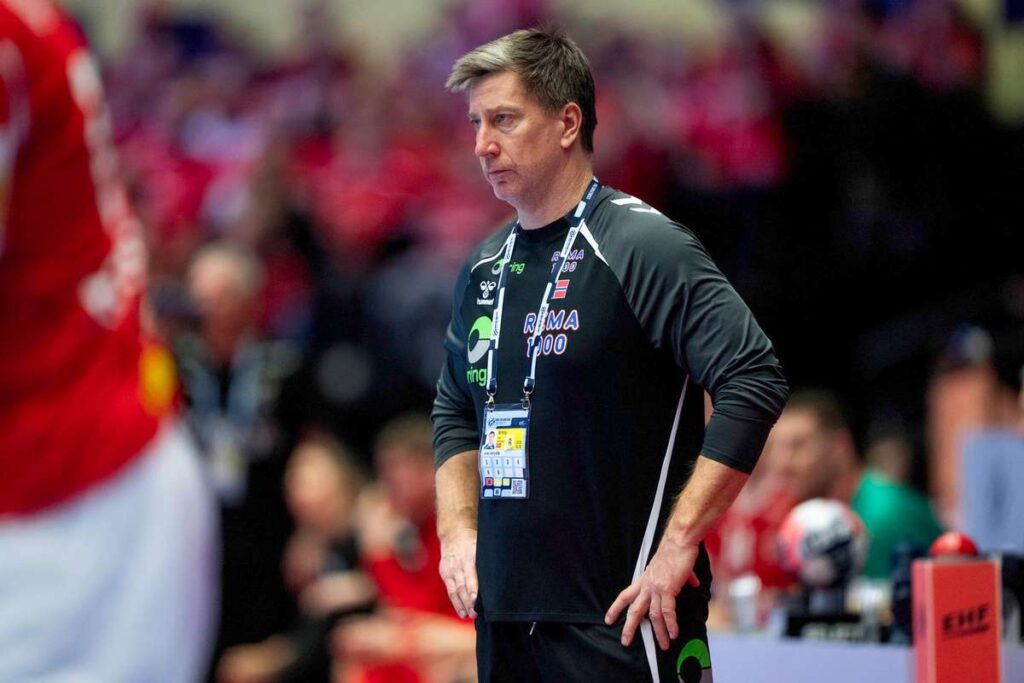 Norway looking for a new coach for men's handball team after string of poor results.