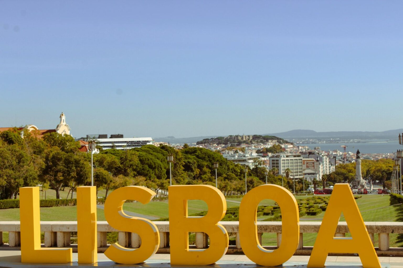 Construction of new Lisbon Airport delayed