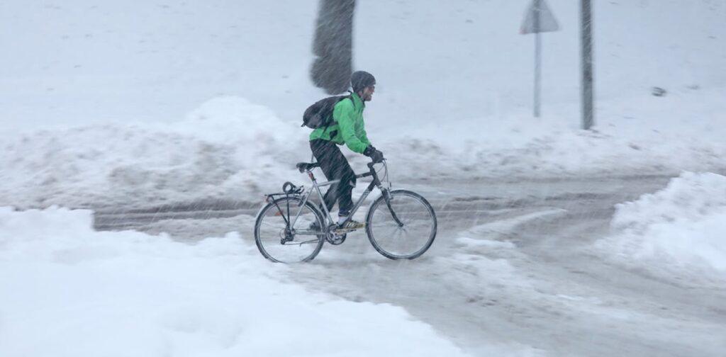Scandinavians cycle to work even on snowy days, here’s why that makes sense Scandinavians cycle to work even on snowy days, here’s why that makes sense